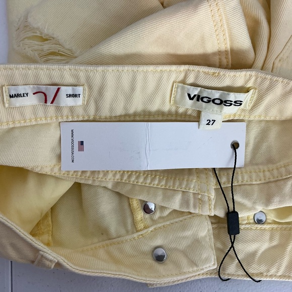 VIGOSS Marley Mid Rise Distressed Denim Shorts Yellow Size 27 - Picture 3 of 5